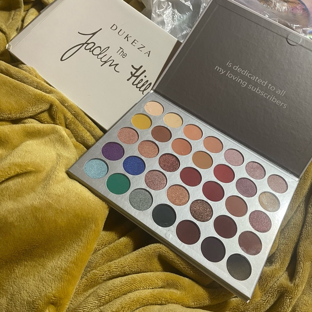 Jaclyn palette & lipsticks